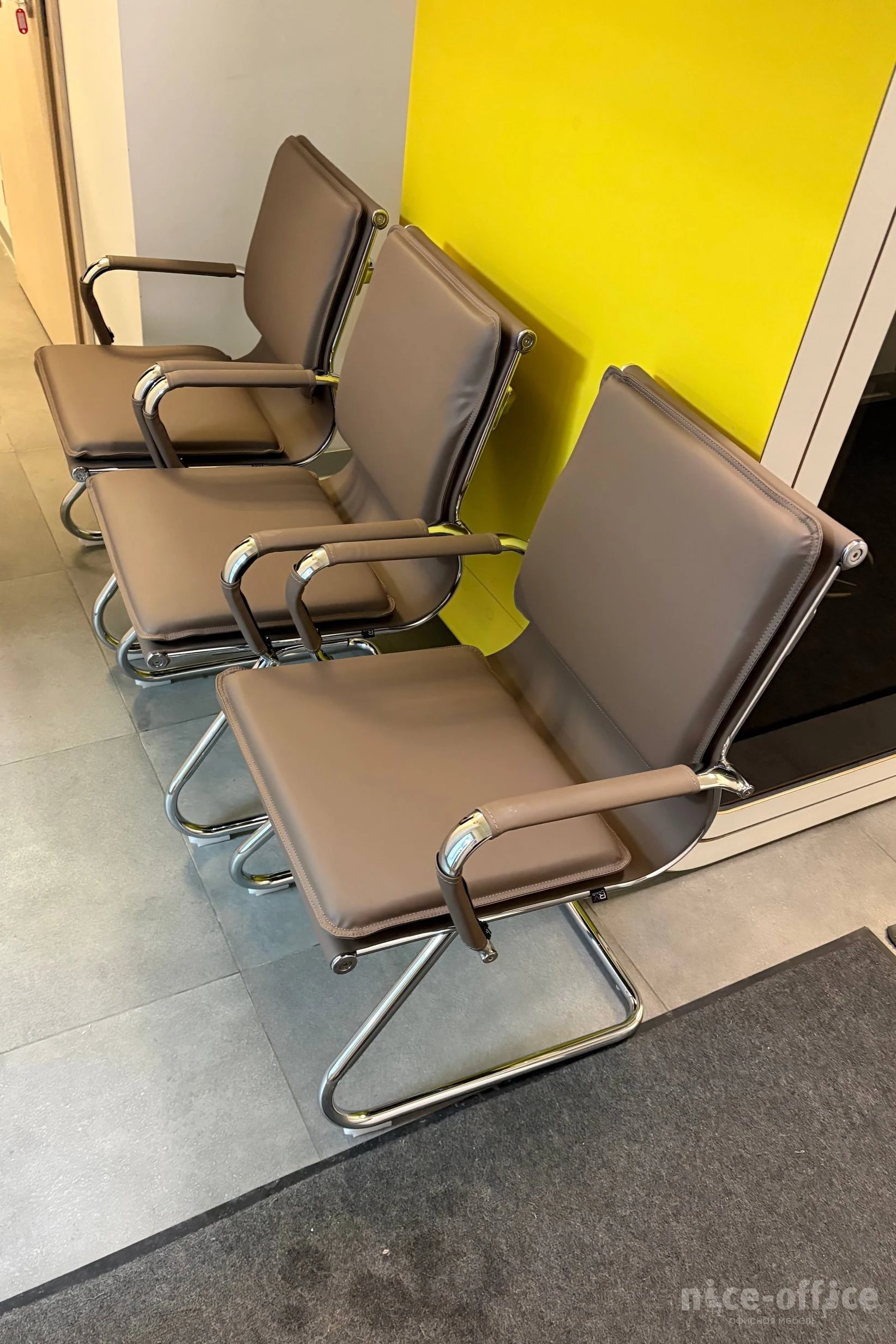 Кресло Riva Chair Hugo (6003-3E) фото в интерьере 3